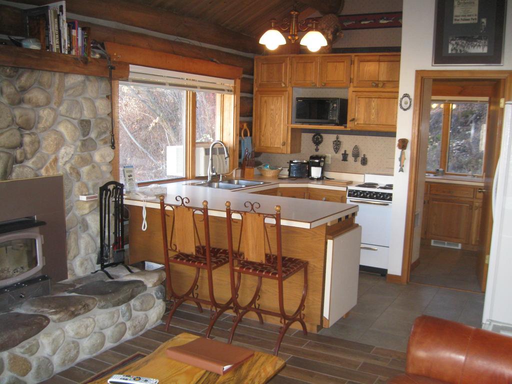 Rye Creek Lodge Darby Exterior foto