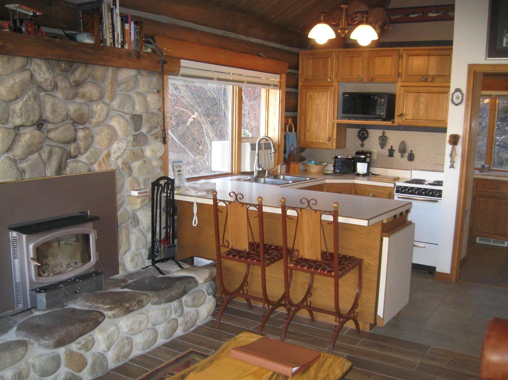 Rye Creek Lodge Darby Exterior foto